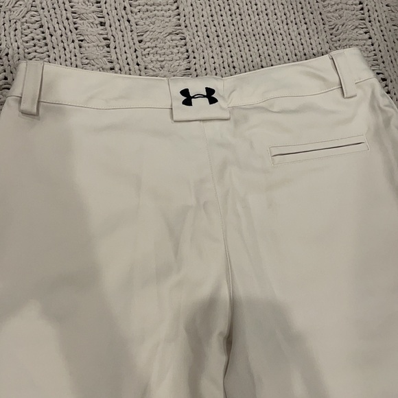 Under Armour Pants < - Picture 3 of 10